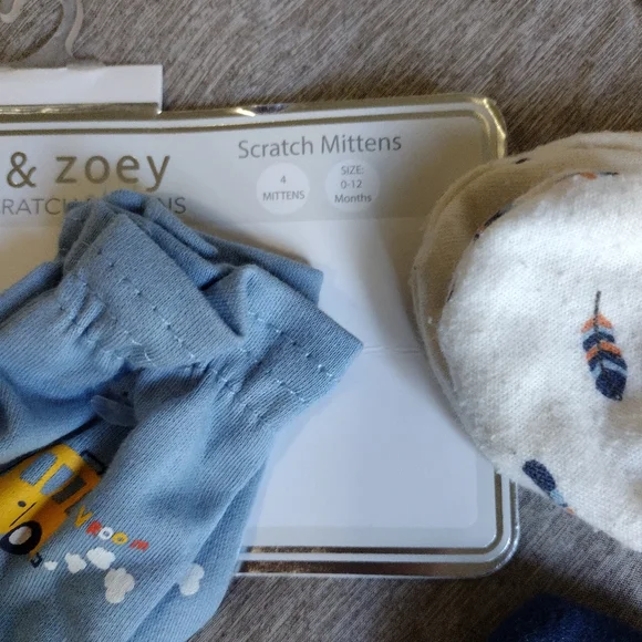 Baby Hats and Mittens Bundle - Picture 2 of 3